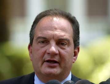 Ενοικιασμένο το στρατιωτικό ελικόπτερο, απαντά το Μαξίμου