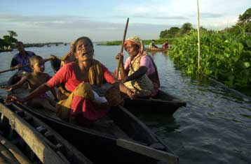Στους 1.644 οι νεκροί από πλημμύρες σε Ινδία και Μπανγκλαντές