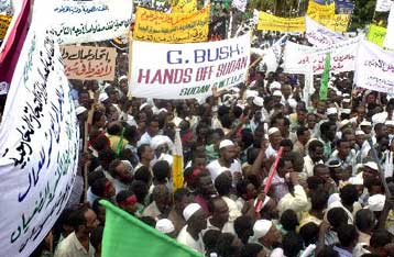 Τζιχάντ έναντι ξένης επέμβασης στο Νταρφούρ, διαμηνύουν εκατοντάδες Σουδανοί