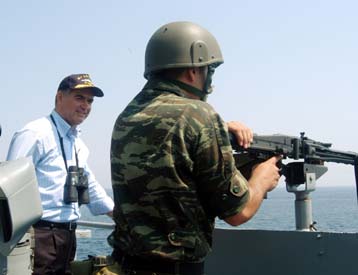 Εντυπωσιακή άσκηση του Πολεμικού Ναυτικού παρακολούθησε ο υφυπουργός Αμυνας