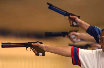 Η Ανέτ Γούντγουορντ, στα 57 της χρόνια η μεγαλύτερη σε ηλικία αθλήτρια των Αγώνων