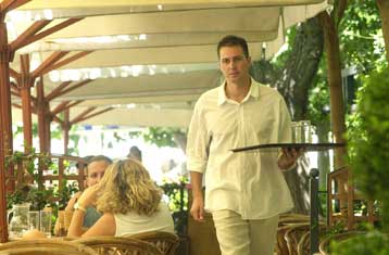 Σημαντικές οι αποκλίσεις από τον κατάλογο του υπουργείου Ανάπτυξης για τις τιμές προϊόντων