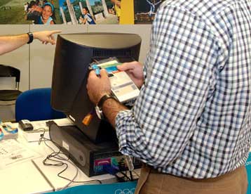 Κατηγορηματικά διαψεύδει η «Αθήνα 2004» ισχυρισμούς για κλοπή διαπιστεύσεων