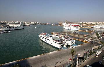 Νέα απόπειρα Μεξικανών να κινηματογραφήσουν απαγορευμένη Ζώνη στον Πειραιά