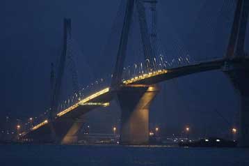 Δεν θα παραστεί ο πρωθυπουργός στα εγκαίνια της γέφυρας Ρίου-Αντιρρίου