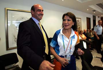 Έγινε ό,τι είναι ανθρωπίνως δυνατόν για την ασφάλεια, τονίζει η κυβέρνηση