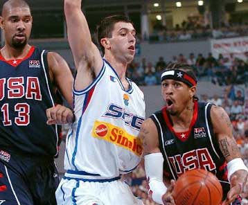 «Ξύπνησαν» οι Αμερικάνοι με νίκη 78-60 επί της Σερβίας