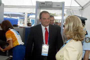 Στις Ολυμπιακές εγκαταστάσεις του Μαρκόπουλου και του Σχοινιά ο Κώστας Καραμανλής