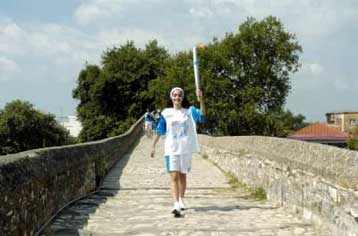 Στο Αγρίνιο η Ολυμπιακή Φλόγα πριν από τη γέφυρα του Ρίου-Αντιρρίου