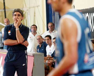 Οι 12 του Γιαννάκη για τους Ολυμπιακούς Αγώνες-Εκτός Γλυνιαδάκης, Χαρίσης