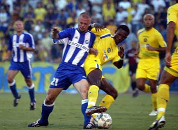 Με δίωρη καθυστέρη και χωρίς όρεξη για λόγια αφίχθη η Μακάμπι Τελ Αβίβ