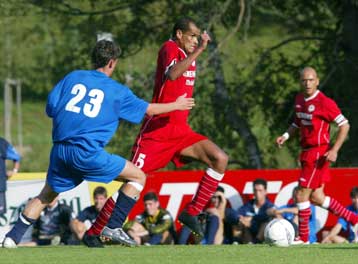 «Πεντάρα» του Ολυμπιακού επί της Ροντέκα Μπρέσια στην πρεμιέρα Ριβάλντο