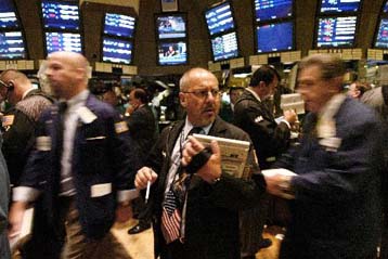 Οριακές απώλειες υπέστησαν Nasdaq και Dow Jones τη Δευτέρα