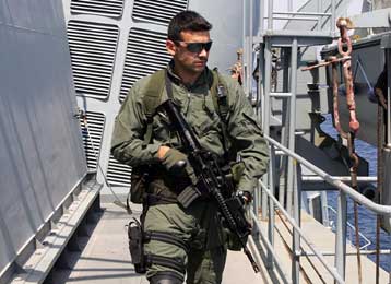 Για ένοπλους «στρατούς» ξένων αποστολών στην Αθήνα κάνουν λόγο οι Times του Λονδίνου