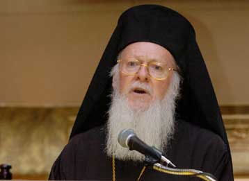 Στην Αθήνα ο Οικουμενικός Πατριάρχης – Γεύμα και συνομιλίες με Χριστόδουλο