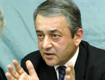 Διαψεύδει η Λευκωσία τα περί αυξημένων μέτρων ασφαλείας για τον Τ.Παπαδόπουλο