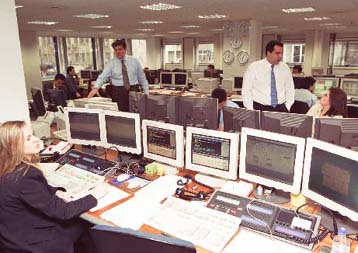 Προσοχή στις «δημοσιονομικές ανισορροπίες» συνιστά η Standard & Ρoors