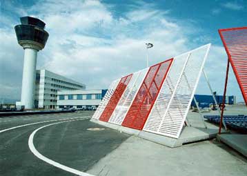 Αναστάτωση στο «Ελευθέριος Βενιζέλος» από δέμα με ύποπτη σκόνη