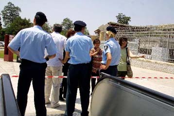 Συστάσεις από τον Μεξικανό πρεσβευτή προς τους συμπατριώτες του δημοσιογράφους