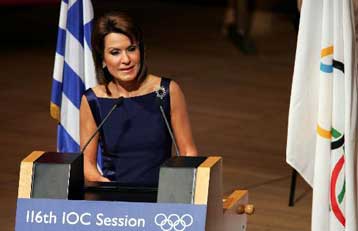 Τιμή στην ομάδα διεκδίκησης των Αγώνων – Ρογκ και «αθάνατοι» υιοθετούν δένδρα ελιάς