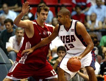 Έκαναν… πελάτες τους Τούρκους οι Αμερικανοί (80-68), αλλά και πάλι δεν έπεισαν