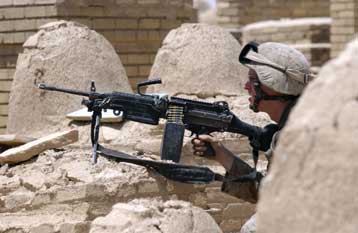 Έξι νεκροί από έκρηξη σε αγορά κοντά στη Βαγδάτη – Μαίνονται οι μάχες στη Νατζάφ