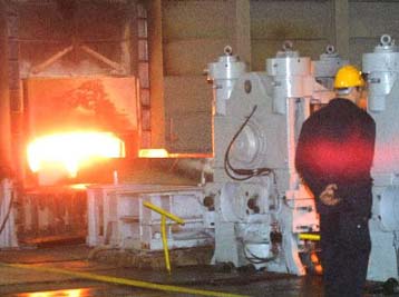 Υποχώρηση 0,4% στη βιομηχανική παραγωγή τον Ιούνιο