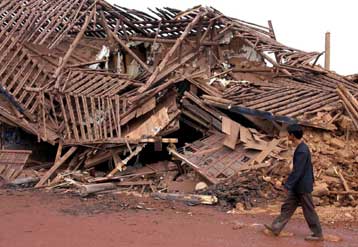 Τρεις νεκροί και χιλιάδες πληγέντες από σεισμό 5,6 Ρίχτερ στη νοτιοδυτική Κίνα