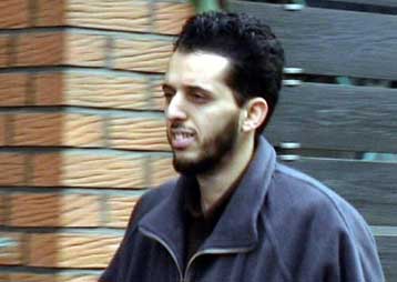 «Αθωώνουν» τον Μοτασαντέκ οι καταθέσεις στελεχών της Αλ Κάιντα που κρατούνται στις ΗΠΑ