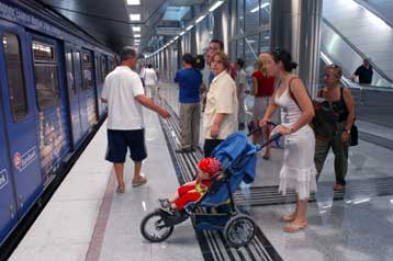 Νέο μίνι «μπλακ άουτ» στη γραμμή του μετρό προς το αεροδρόμιο