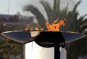 Τέσσερις κινήσεις ανάβουν την Ολυμπιακή Φλόγα στο βωμό του ΟΑΚΑ