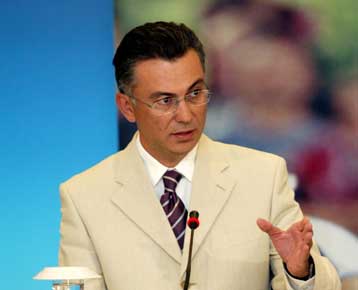 Δεκτές οι παραιτήσεις Καλημέρη, Παπαμώκου – Παραμένει ο πρόεδρος της ΕΡΤ Αγγ.Στάγκος