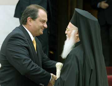 «Ολυμπιακή» συνάντηση Καραμανλή – Βαρθολομαίου στο Μέγαρο Μαξίμου