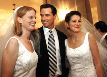 Ακυροι 4.000 γάμοι ομοφυλόφιλων με απόφαση του Ανώτατου Δικαστηρίου της Καλιφόρνια