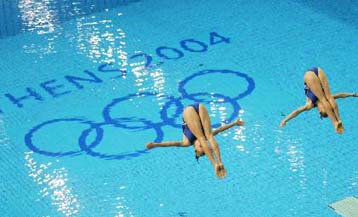 Οι Κινέζες Μινχία και Ζινγίνγκ κατέκτησαν το χρυσό μετάλλιο στις καταδύσεις 3 μέτρων