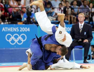 Ήττες για Βαζακασβίλι (-66κ) και Τσελαρίδου (-52κ) στο τζούντο