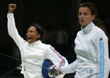 Έμεινε εκτός τετράδας η Χρήστου στο ξίφος μονομαχίας – Η Νάγκι το χρυσό μετάλλιο