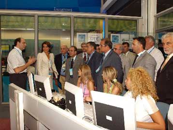 Το Κέντρο Επιχειρήσεων Τεχνολογίας μεταδίδει τα αποτελέσματα των Αγώνων σε όλη τη Γη