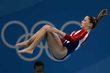 Ρουμανικό προβάδισμα στα προκριματικά του σύνθετου ομαδικού της ενόργανης γυμναστικής