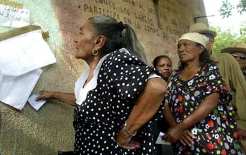 Δύο νεκροί σε επεισόδια στη διάρκεια του δημοψηφίσματος στη Βενεζουέλα