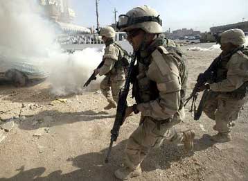 Πέντε νεκροί από επιθέσεις στο Ιράκ, στα χέρια ανταρτών ένας Δυτικός δημοσιογράφος