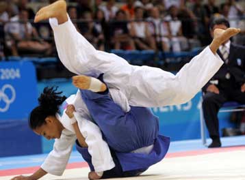 Ήττα της Μπουκουβάλα στα -57 του τζούντο – Έχασε το χάλκινο ο Αλεξανίδης