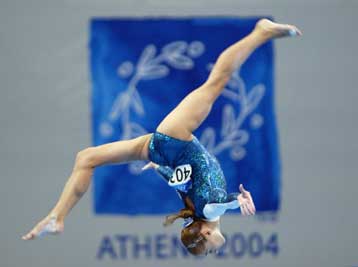 Θέαμα υπόσχονται οι γυμνάστριες στο σύνθετο ομαδικό της ενόργανης