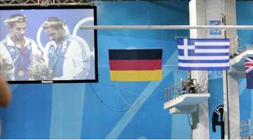 «Χρυσοί» οι Μπίμης και Συρανίδης στις καταδύσεις των 3μ. τραμπολίνο