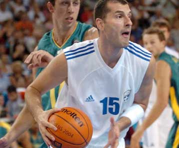 Πενήντα ευρώ για κάθε πόντο του στους Ολυμπιακούς θα δίνει ο Κακιούζης στο χωριό SOS