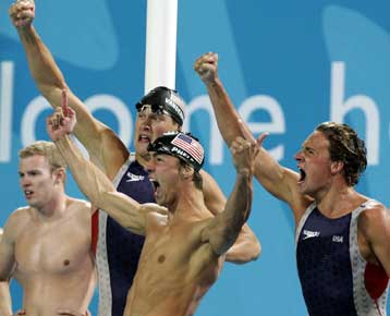 Οι ΗΠΑ πήραν τη σκυτάλη 4Χ200, όγδοη η ελληνική ομάδα