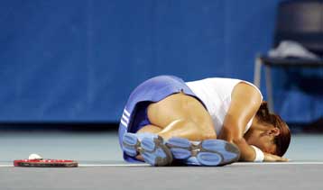 «Παλικάρι» η Δανιηλίδου, νίκησε τον πόνο και τη Μαλέεβα και προκρίθηκε στις «16»