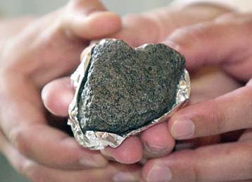 Μετεωρίτης χτύπησε Βρετανίδα την ώρα που άπλωνε τη μπουγάδα της