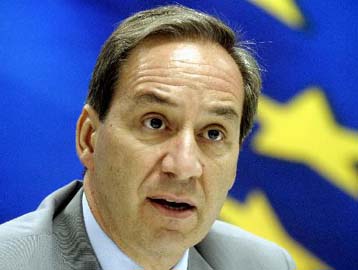 Δεν μειώνεται η συμμετοχή του Δημοσίου στα ΕΛΠΕ, λέει ο Γ.Αλογοσκούφης