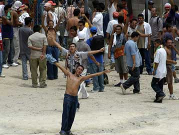 Συμπλοκές μεταξύ συμμοριών σε φυλακή του Ελ Σαλβαδόρ – Στους 31 οι νεκροί